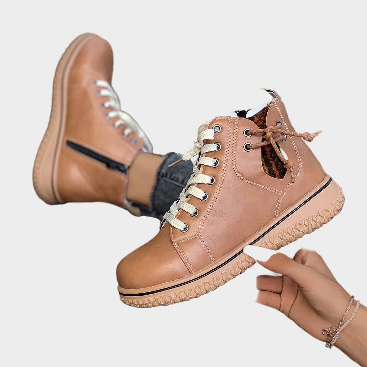 Luca | Fekete sportcipő szürke fűzőkkel